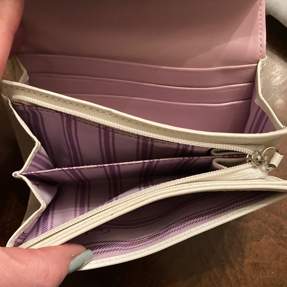 Coach EUC Penelope White Leather Clutch Wallet with Silver logo on front flap. - Picture 8 of 15